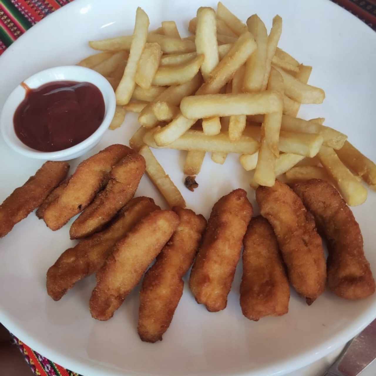 Menú Infantil - Deditos de Pollo