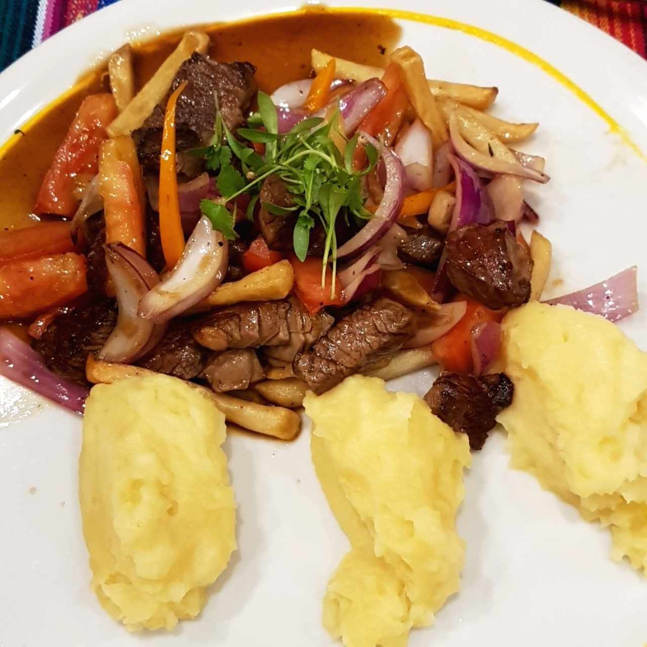 lomo saltado