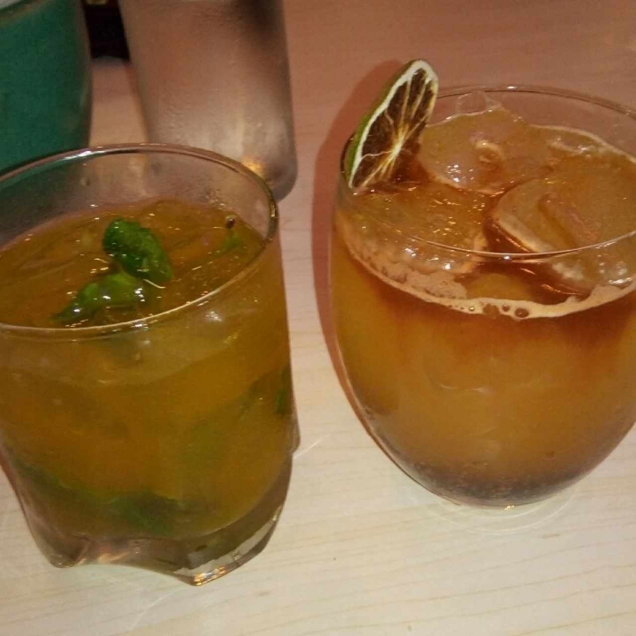 Caipirinha de mango y El Sol Y La Vida