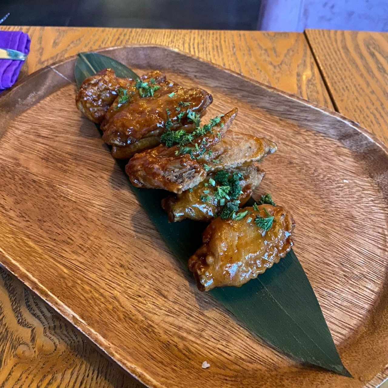 8 Alitas / BBQ, Picante o Maracuyá