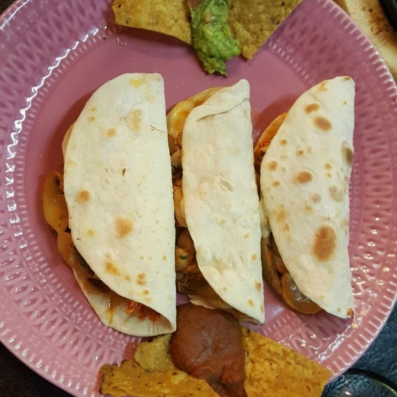 Quesadillas Charro, pollo y hongos
