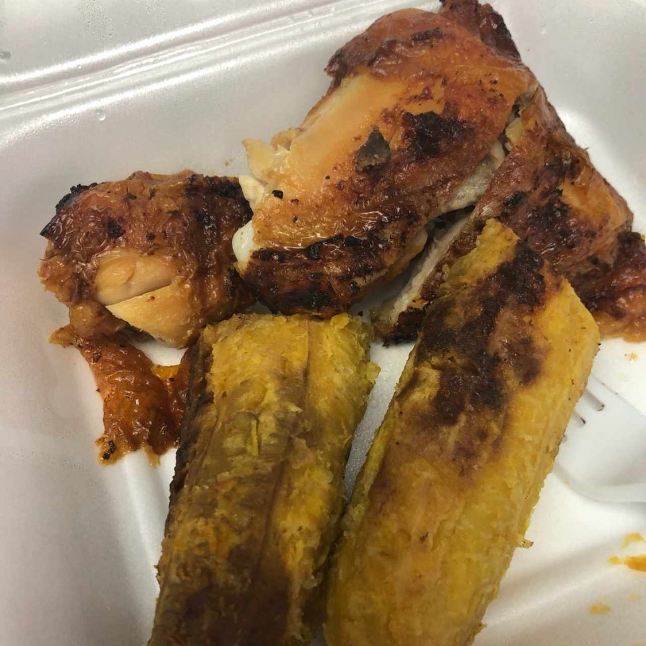 pollo y plátano asado