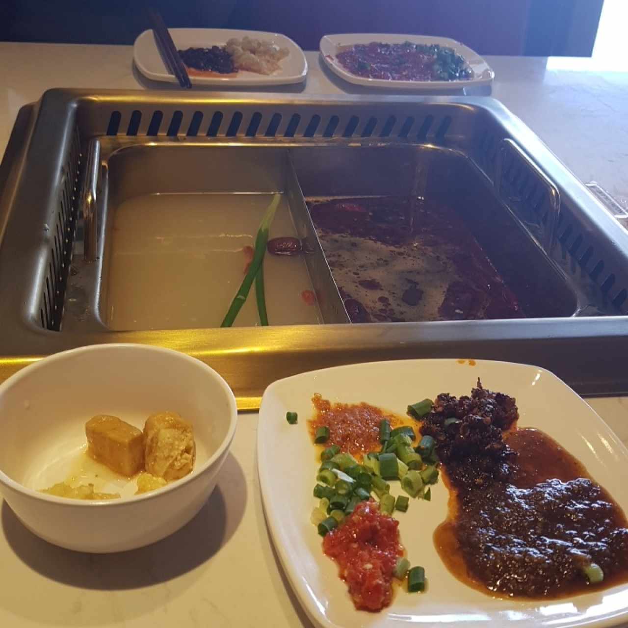 Caldo de hueso, Caldo Cheng Du y salsas