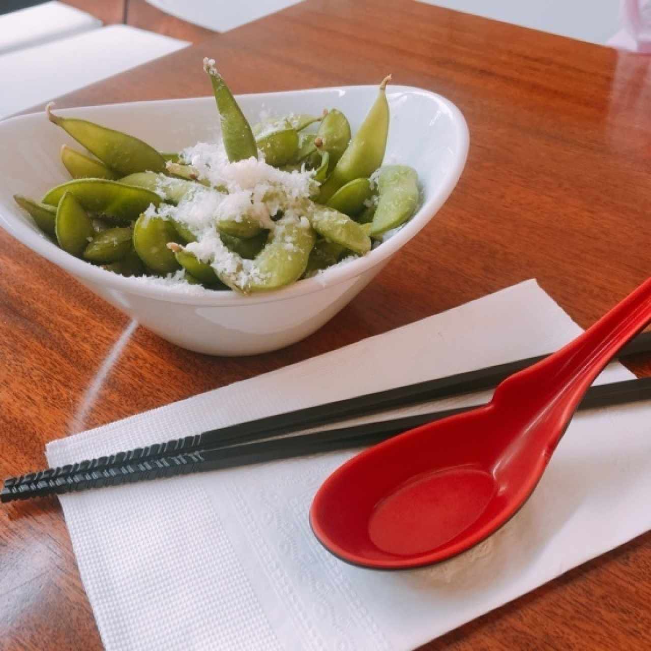 PARA PICAR - EDAMAME CON PARMESANO