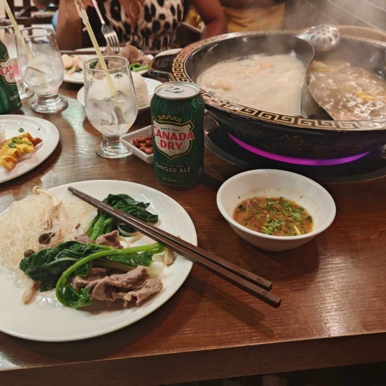 Caldo de res y de hongo
