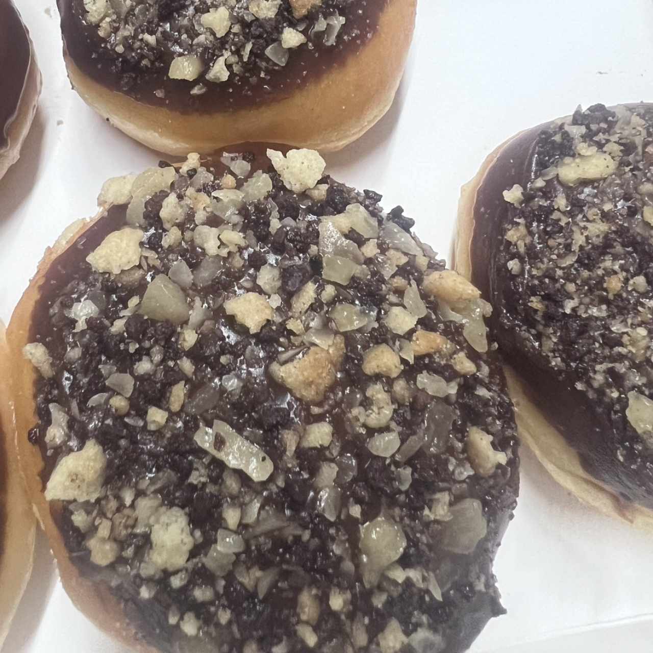 Dona de Chocolate Rellena de Crema