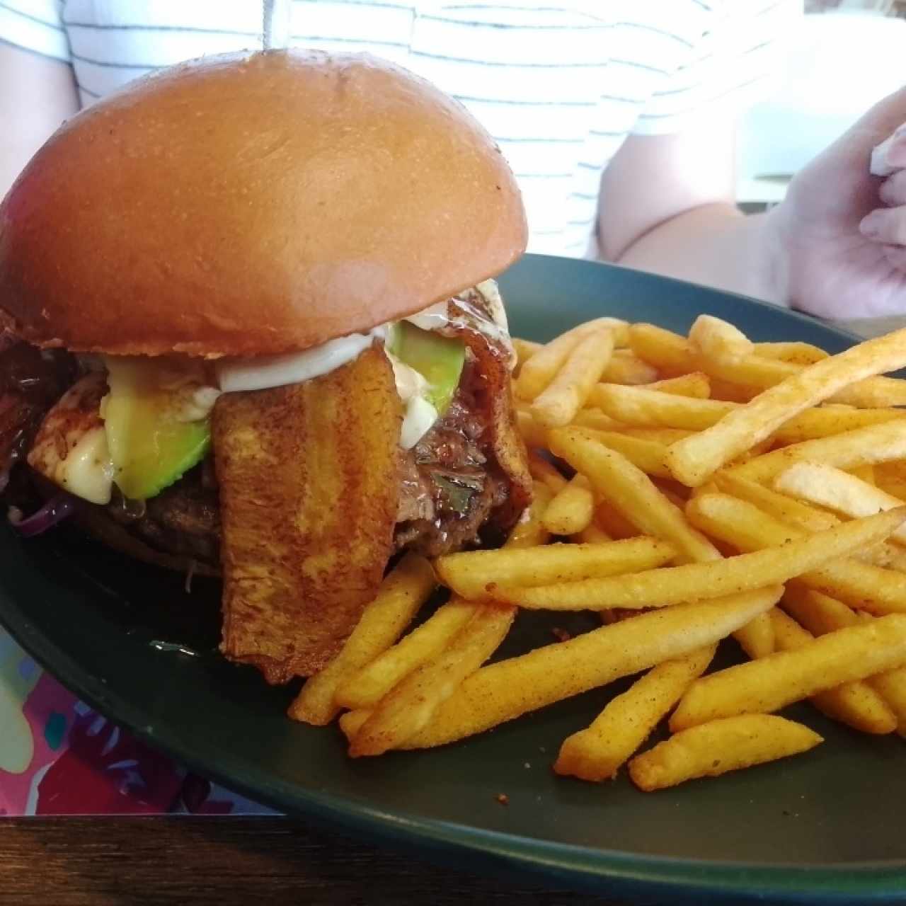 Top Burgers - La Panameña