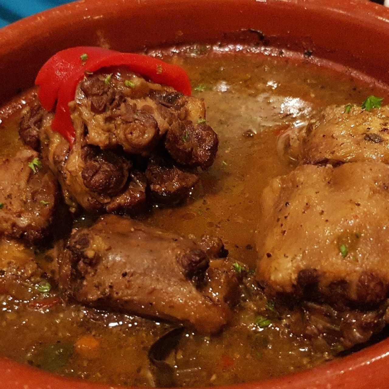 Rabo de Toro Estofado con Patatas