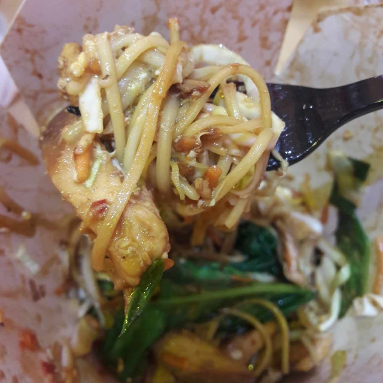 Wok Mix + huevo + pollo + espinacas & salsa tokyo
