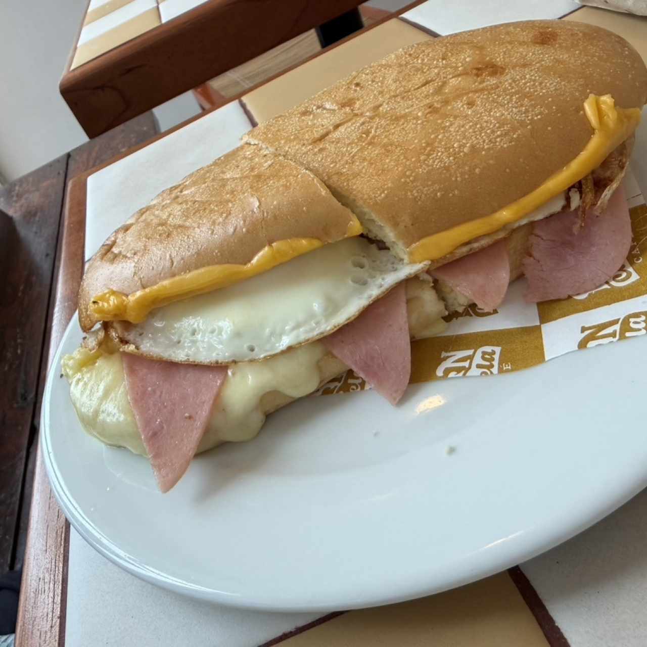 Emparedado de Huevo y jamón