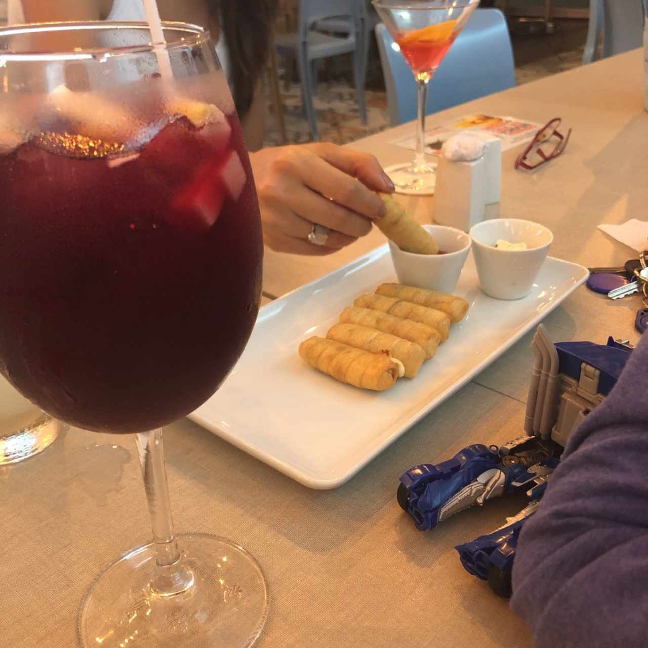 tequeños, sangria 