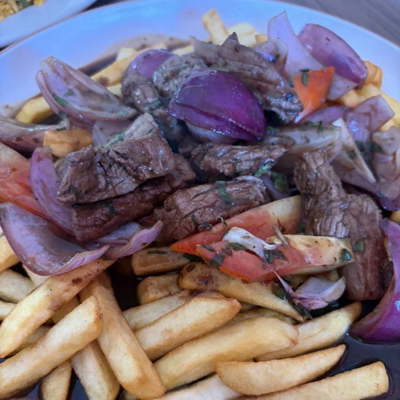 PLATOS FUERTES - Lomo Saltado