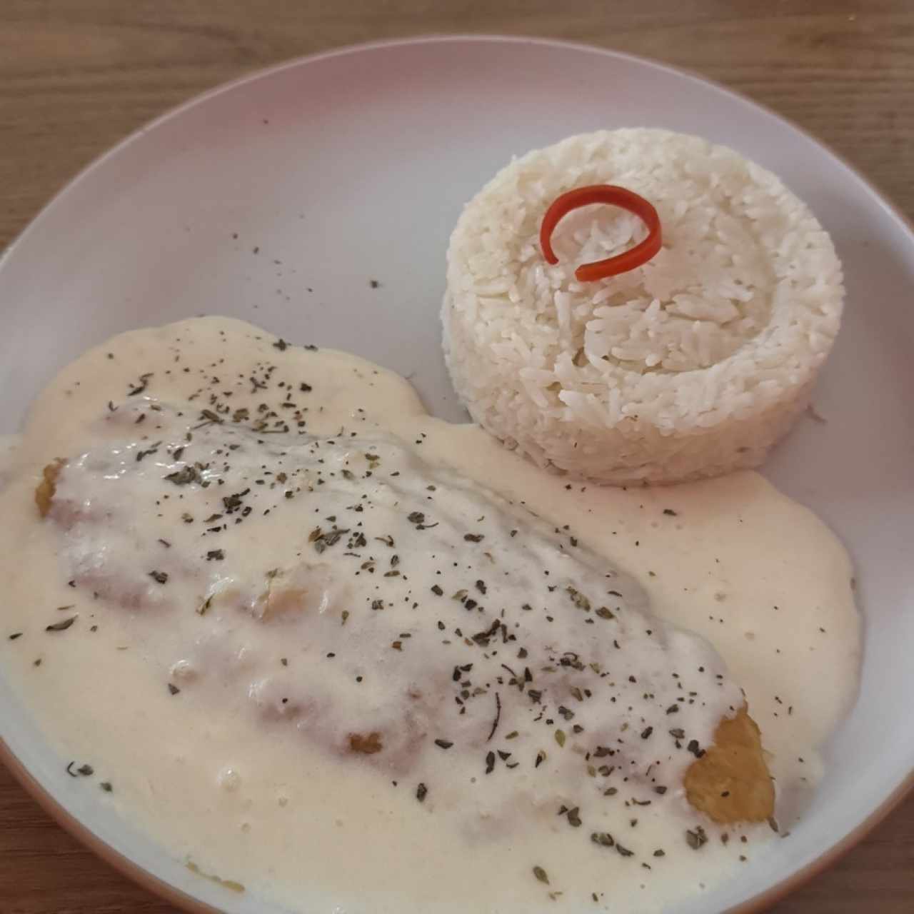 Pescado en Crema de Ajo