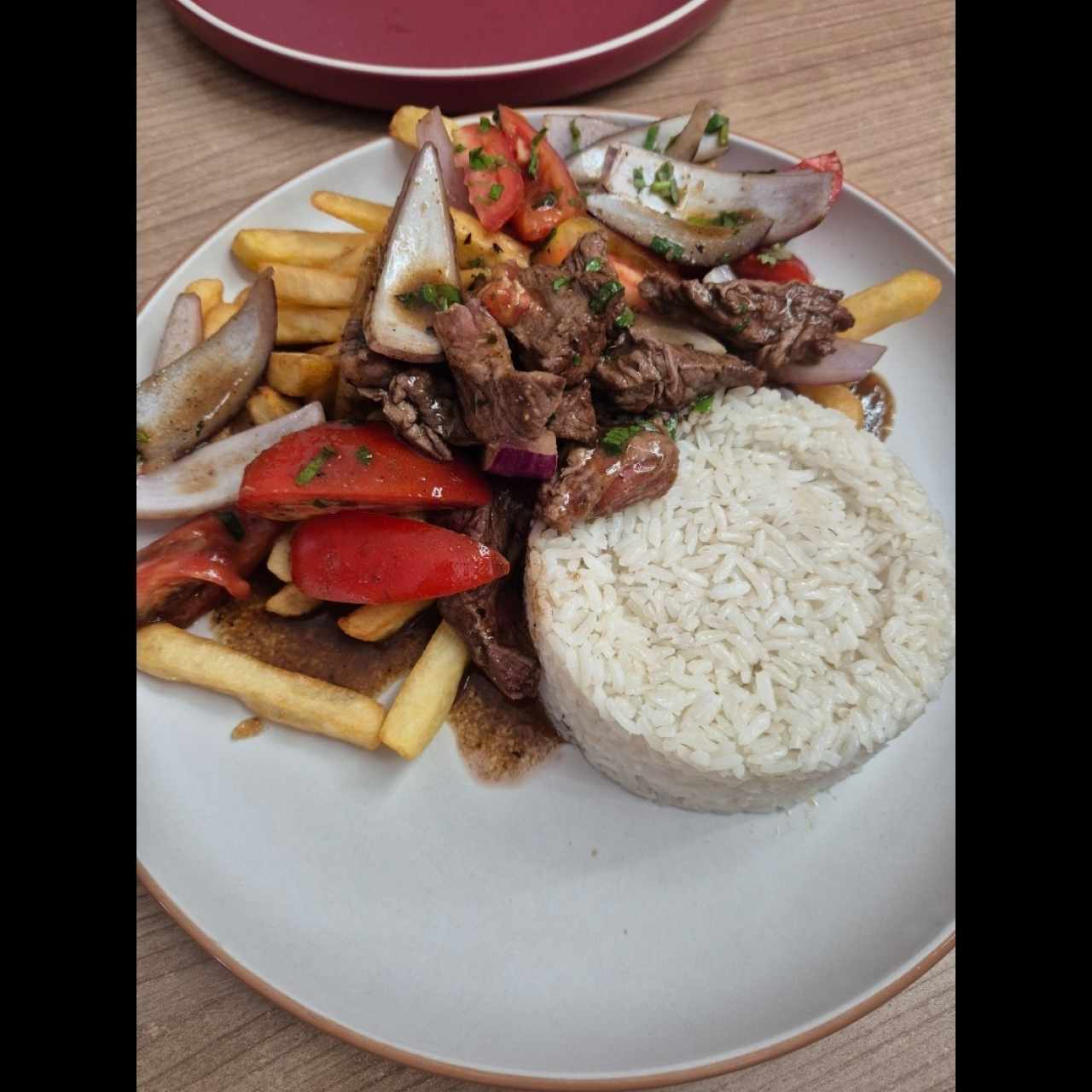 PLATOS FUERTES - Lomo Saltado