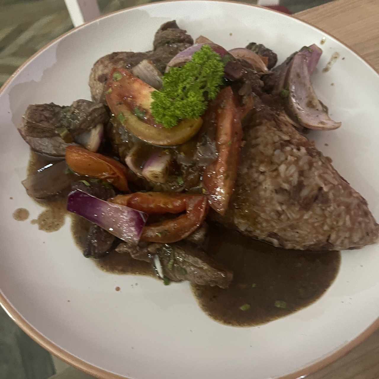 PLATOS FUERTES - Lomo Saltado