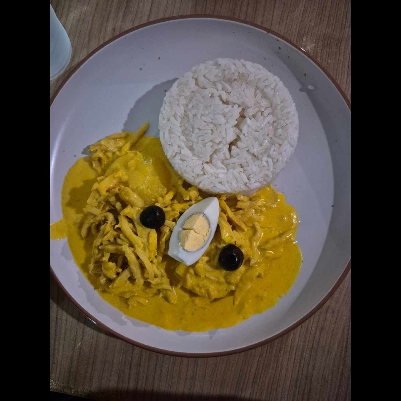 PLATOS FUERTES - AJí de gallina