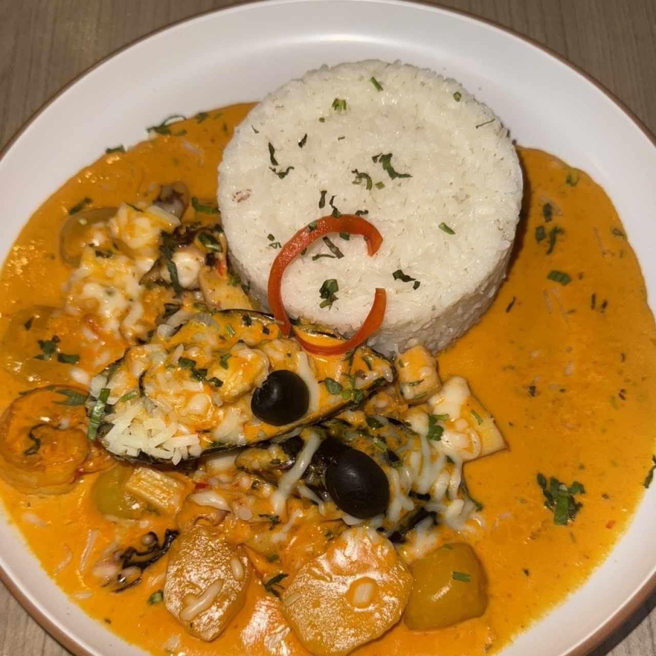 PLATOS FUERTES - Picante de Mariscos