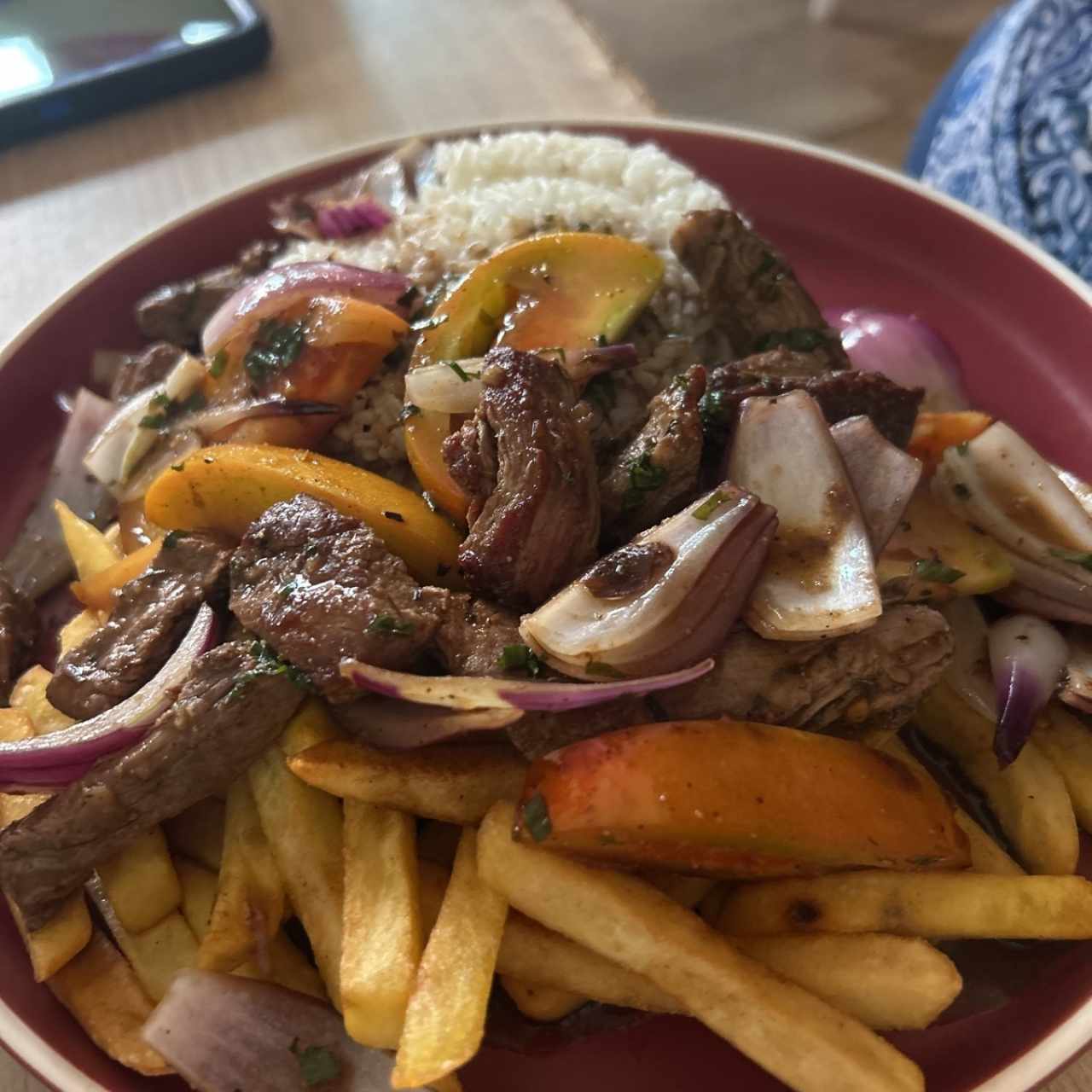 PLATOS FUERTES - Lomo Saltado