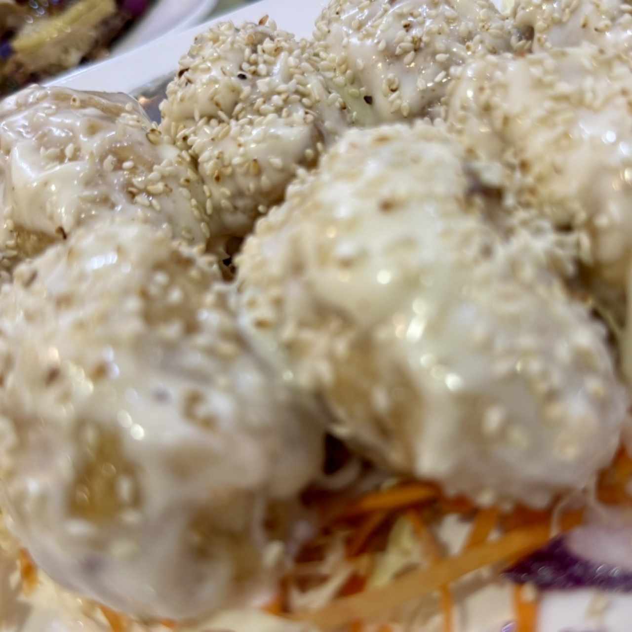Langostinos en mayonesa y Ajonjoli