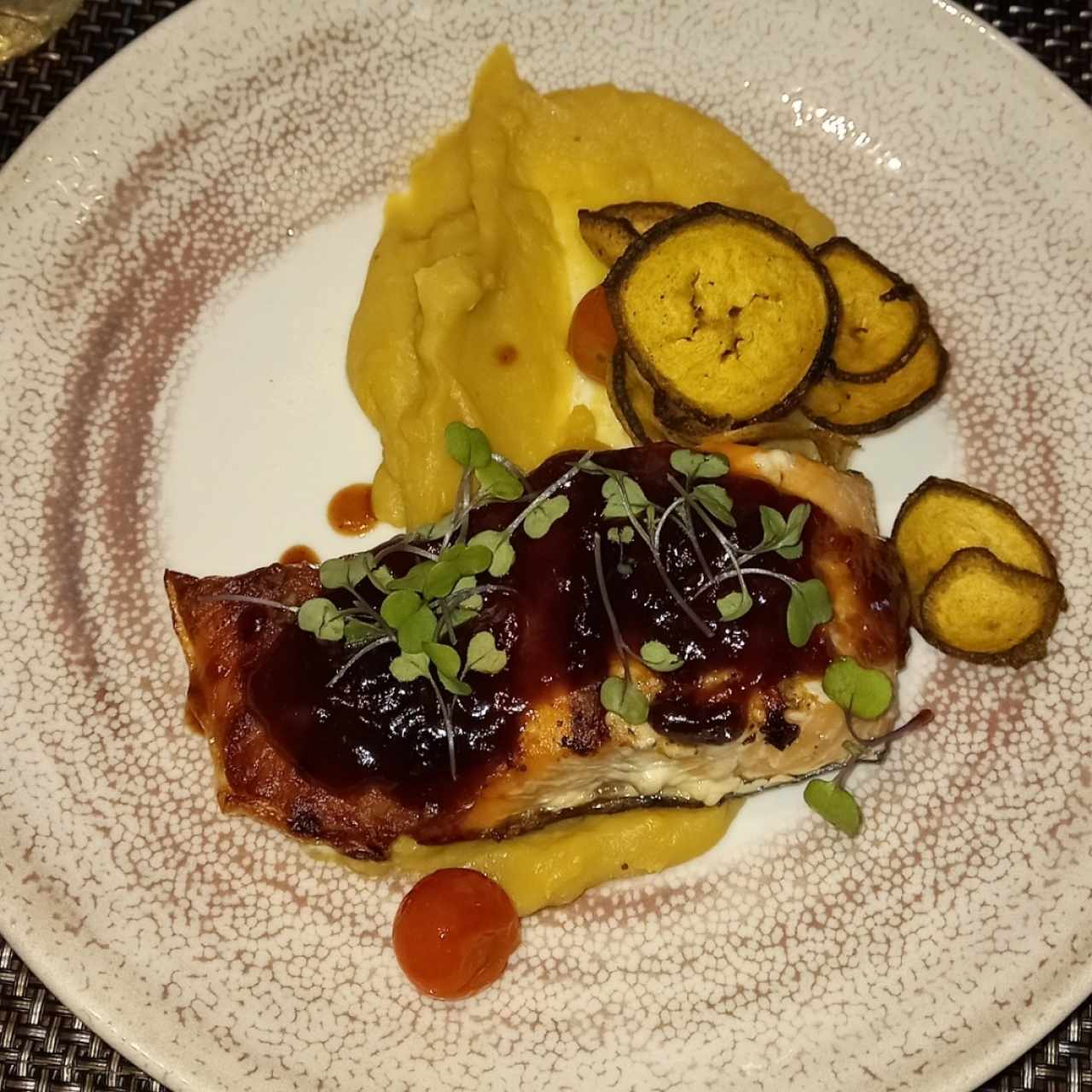 salmón a la brasa