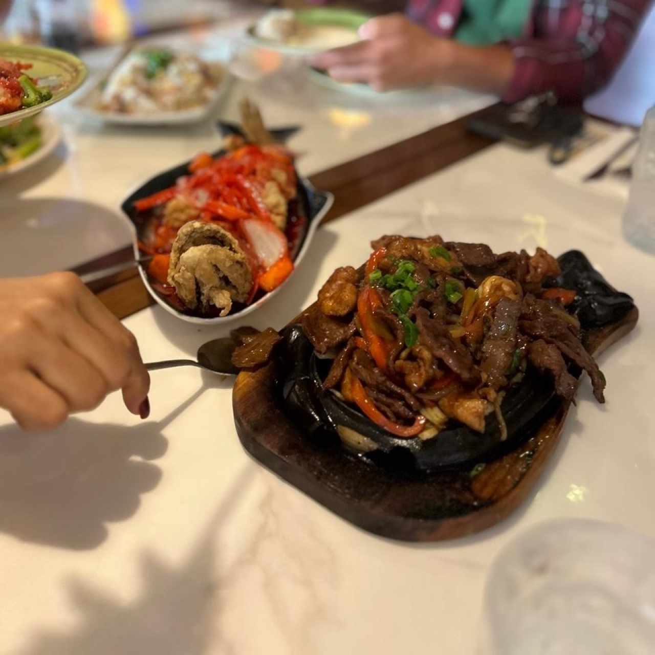 Pescado en corte de uva en Salsa de Frijol negro/Salsa agridulce