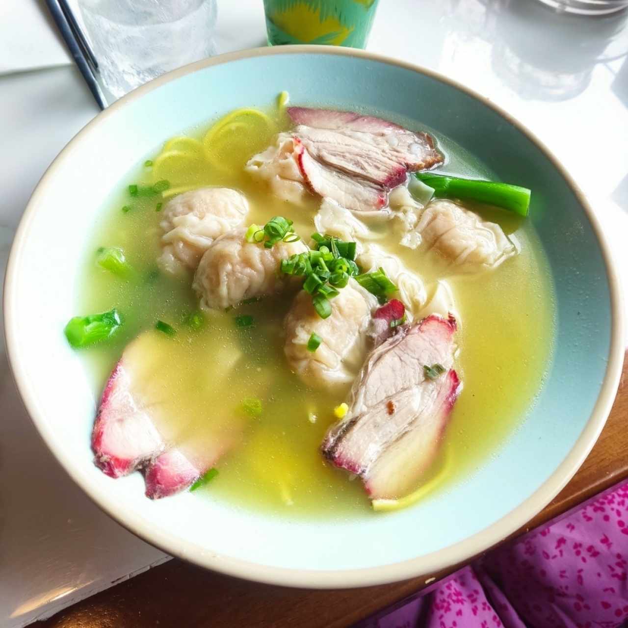 Sopa de Wanton con fideos