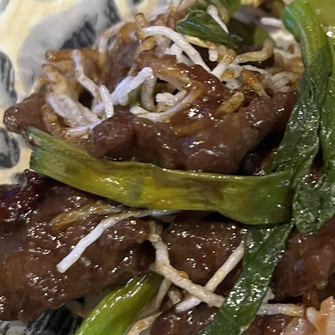 Carne Con Hoja de Mostaza