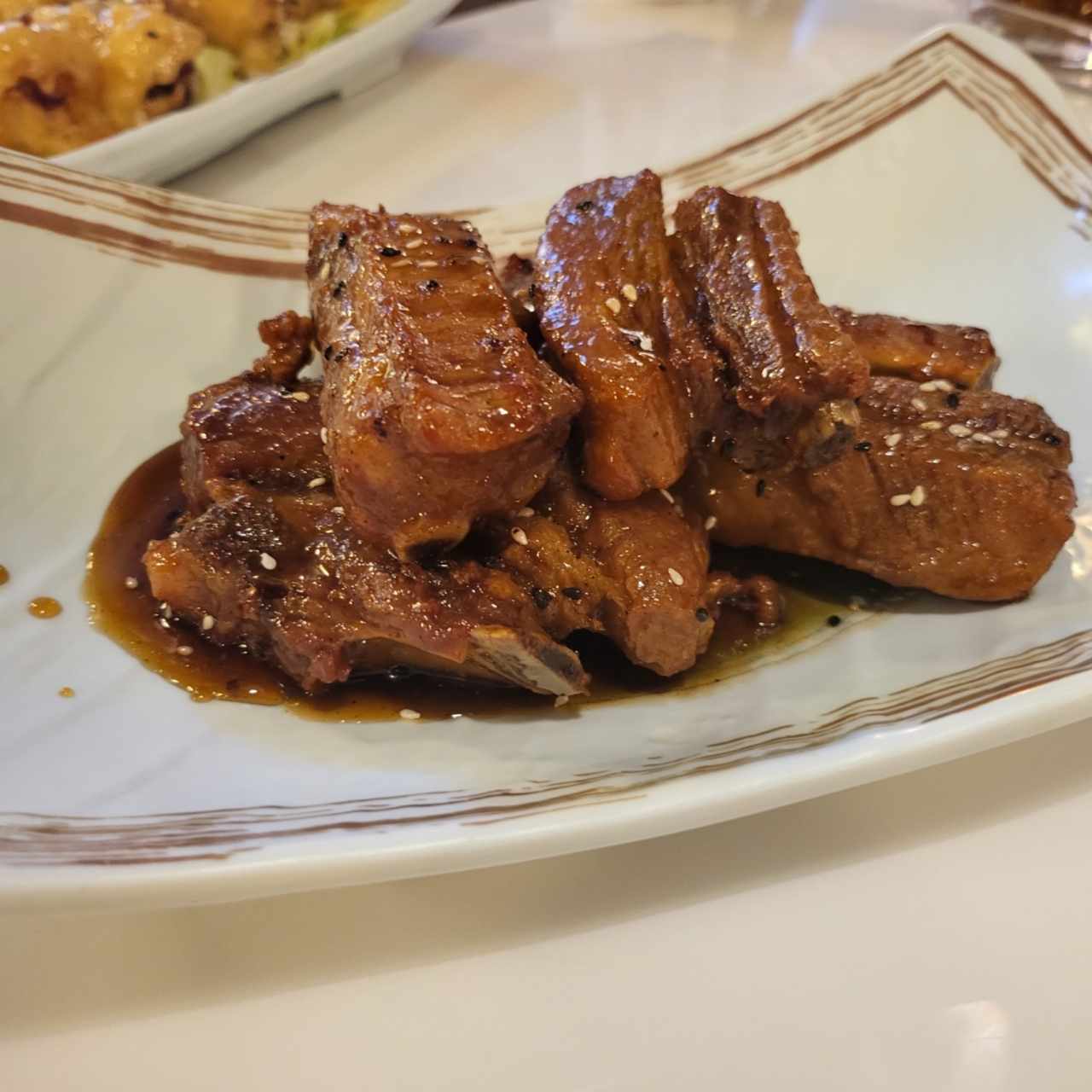 Costillas con Miel y Ajonjolí