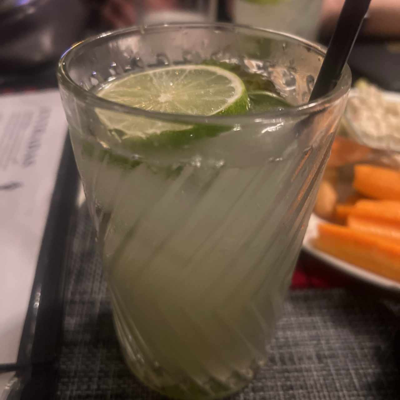 Limonada de hierbabuena