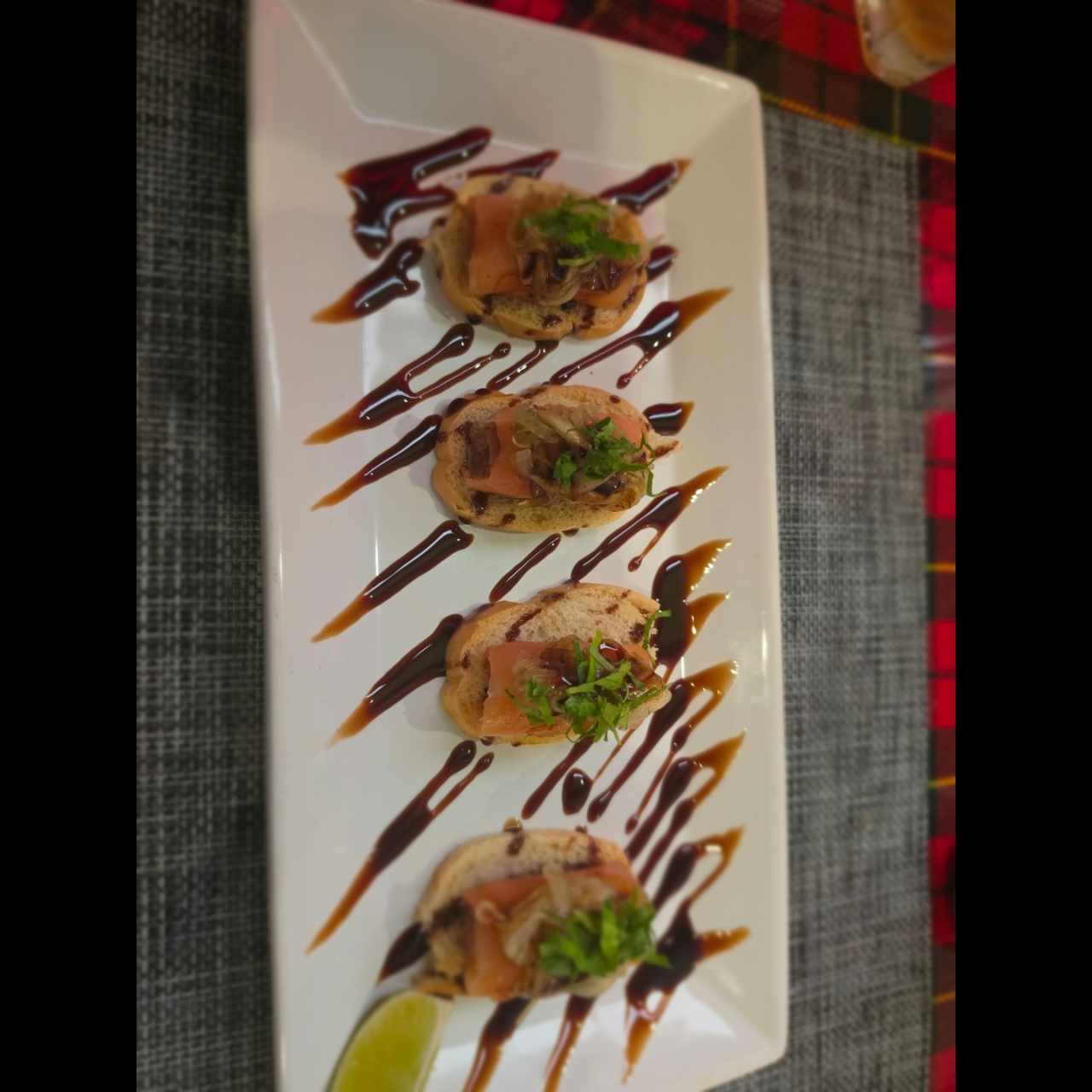 Entradas - Crostini de Salmon