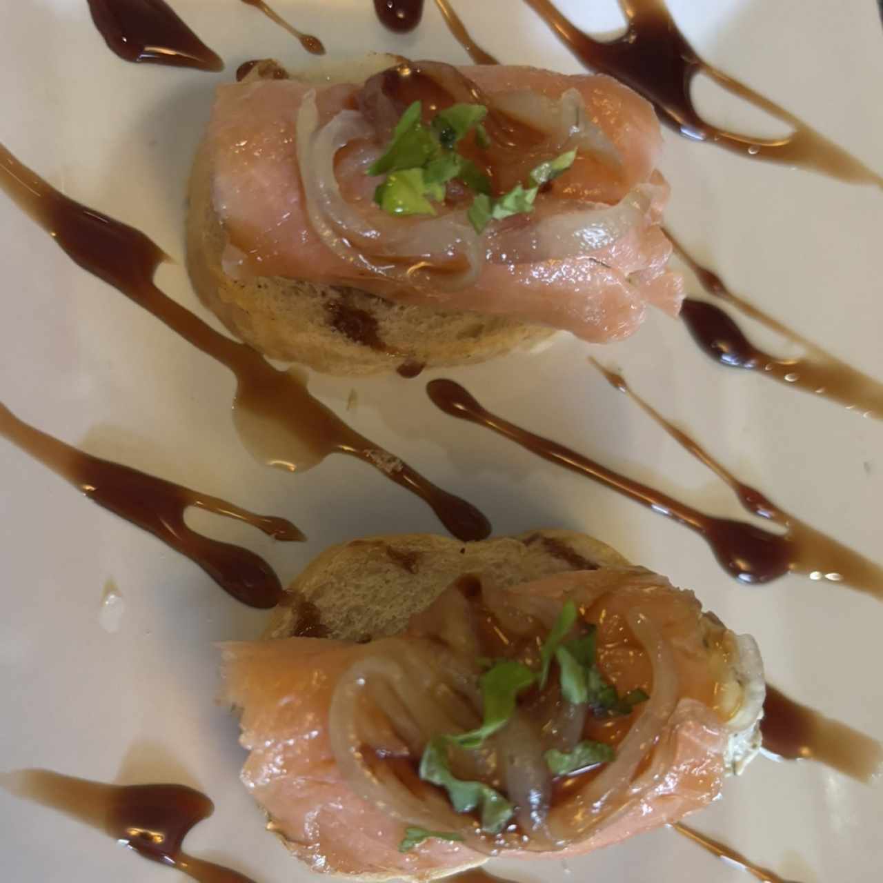 Entradas - Crostini de Salmon