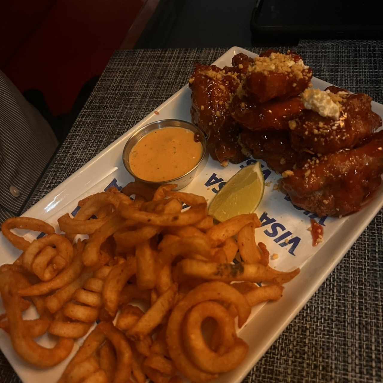 Wing con jalea de giayaba 