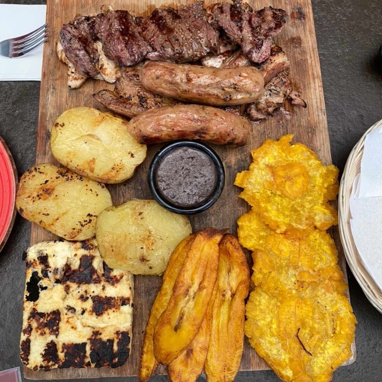 Nuestra Parrilla - Parrillada Típica