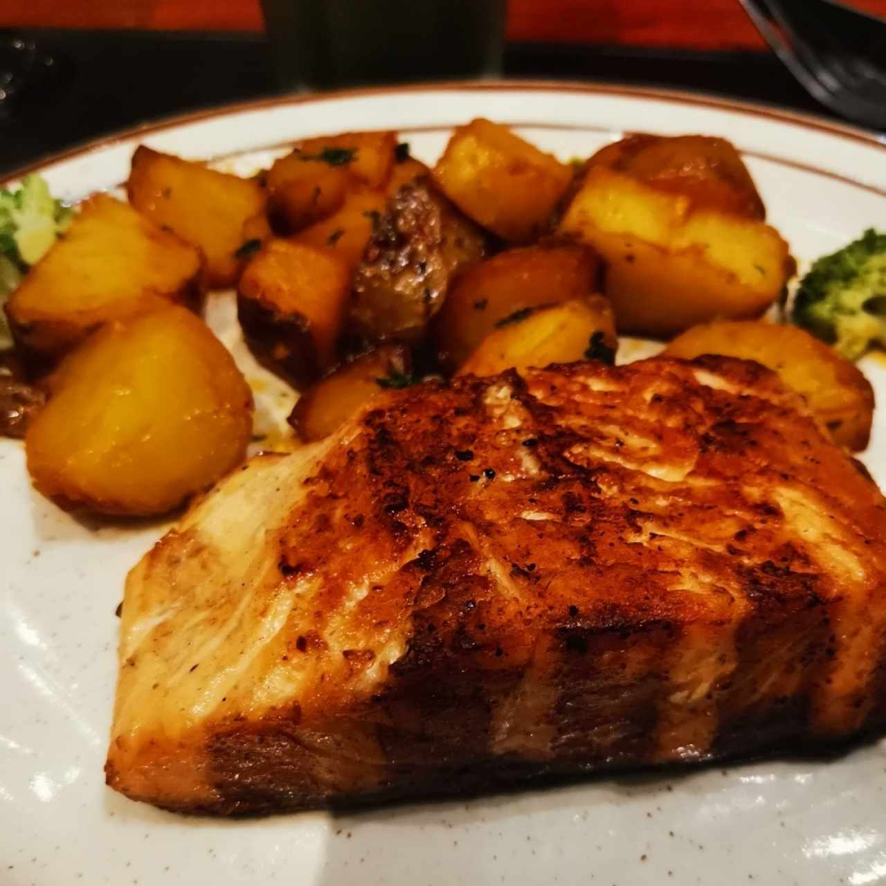 salmón a la parrilla