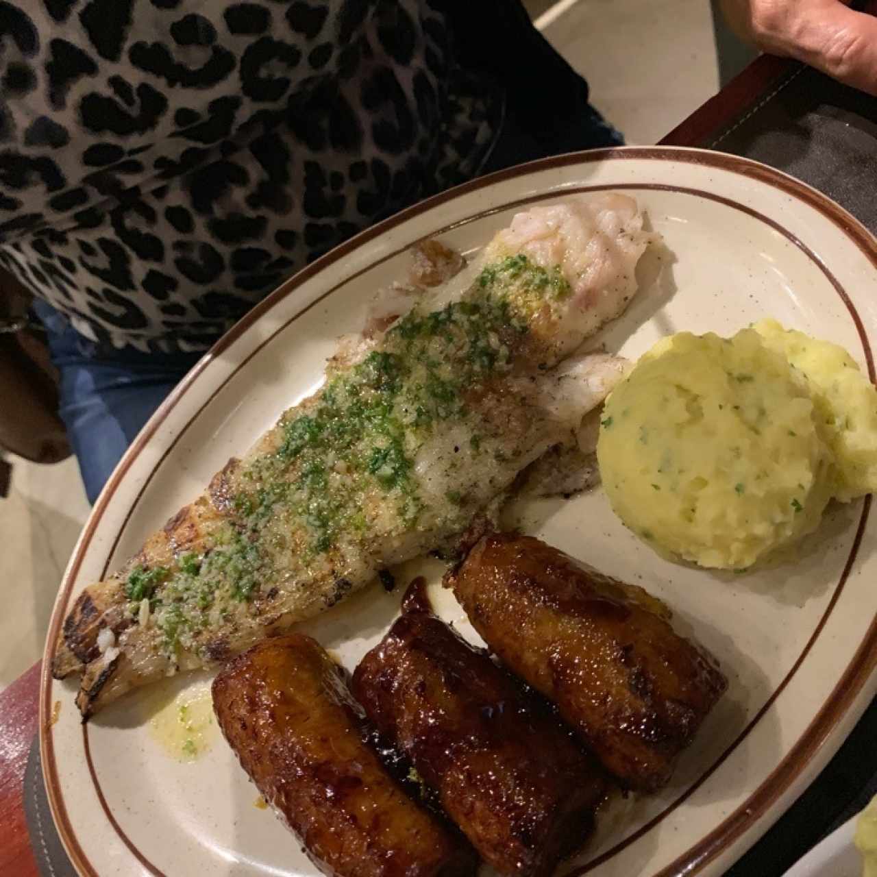 filete de corvina al ajillo