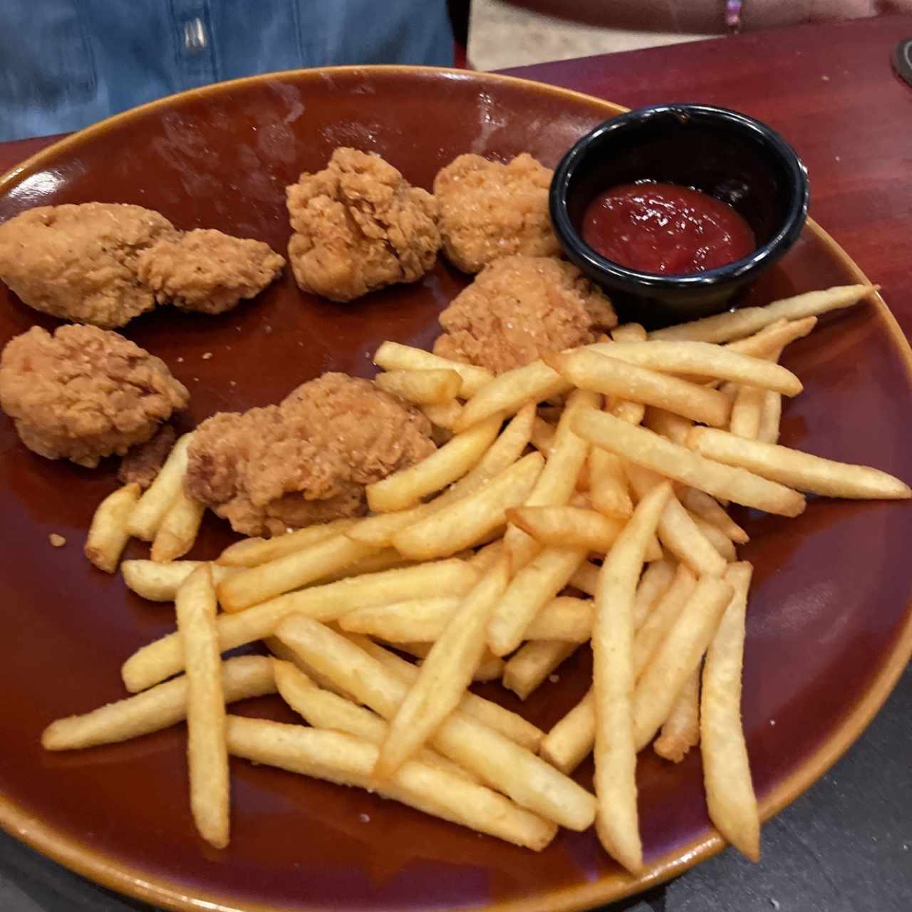 Menú Infantil - Nuggets de Pollo