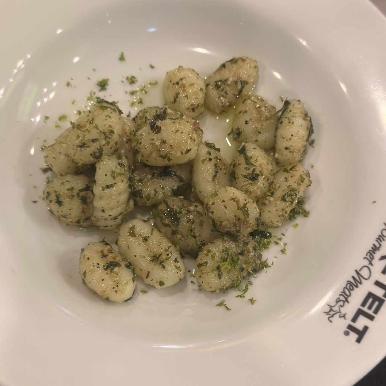 ACOMPAÑAMIENTOS PREMIUM - GNOCCHI AL PESTO