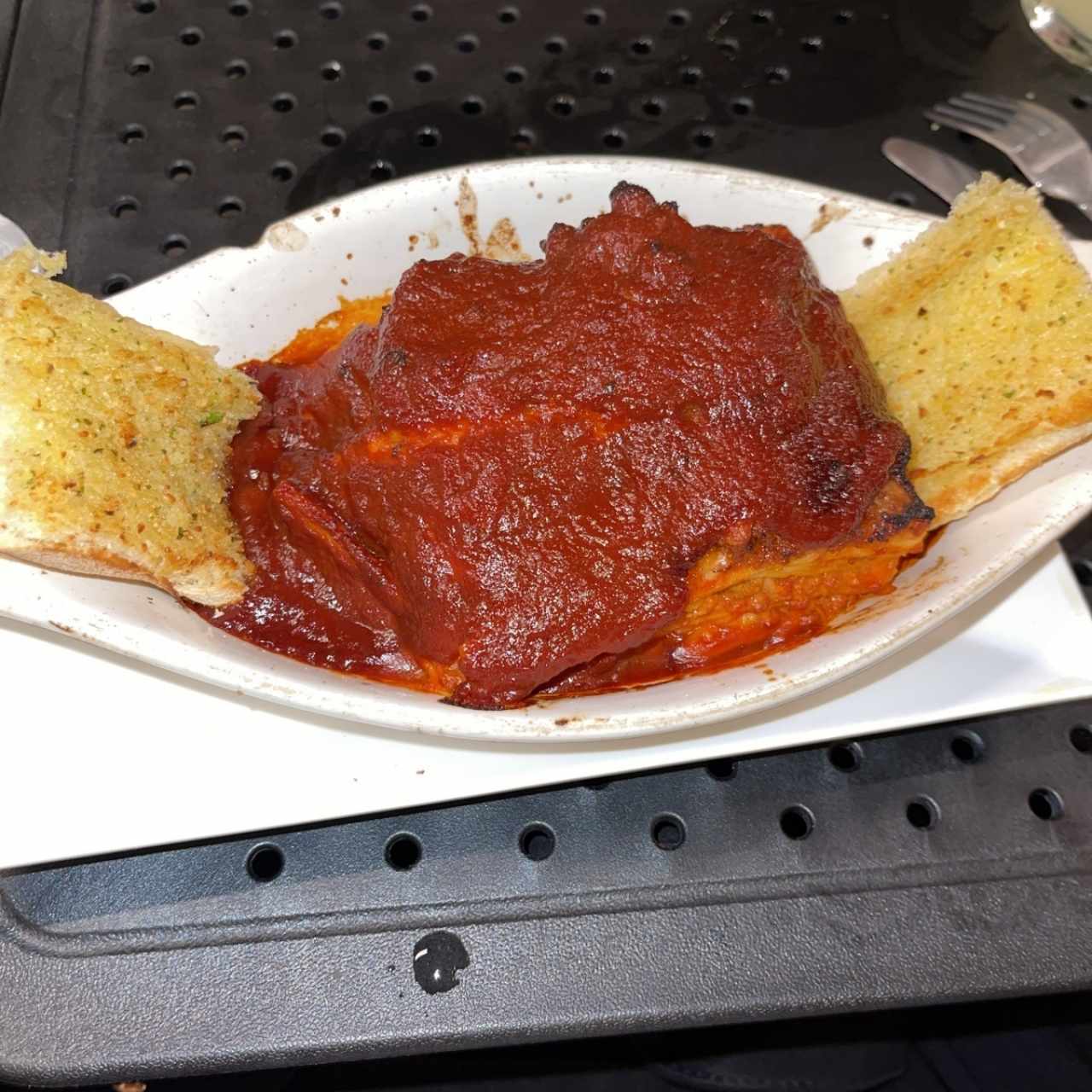 Lasaña salsa roja