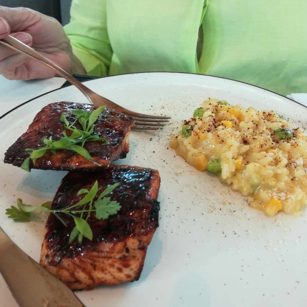 Salmon acompañado de Risotto
