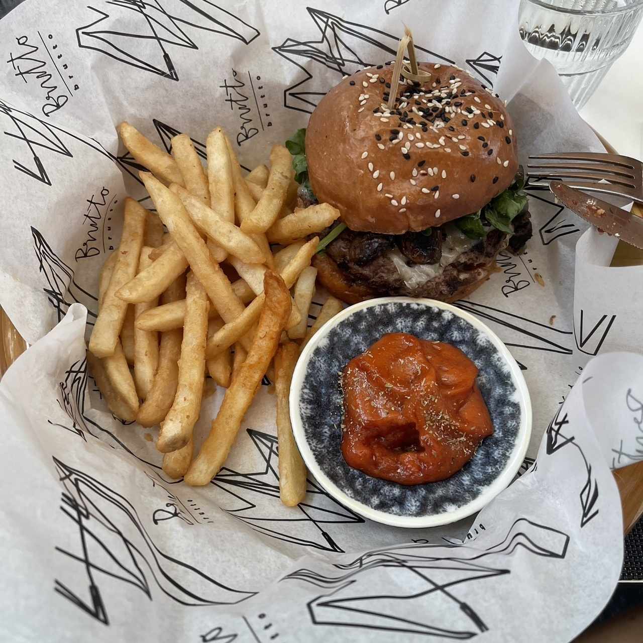 ANGUS BEEF BURGER CON Beyond Burger +$6