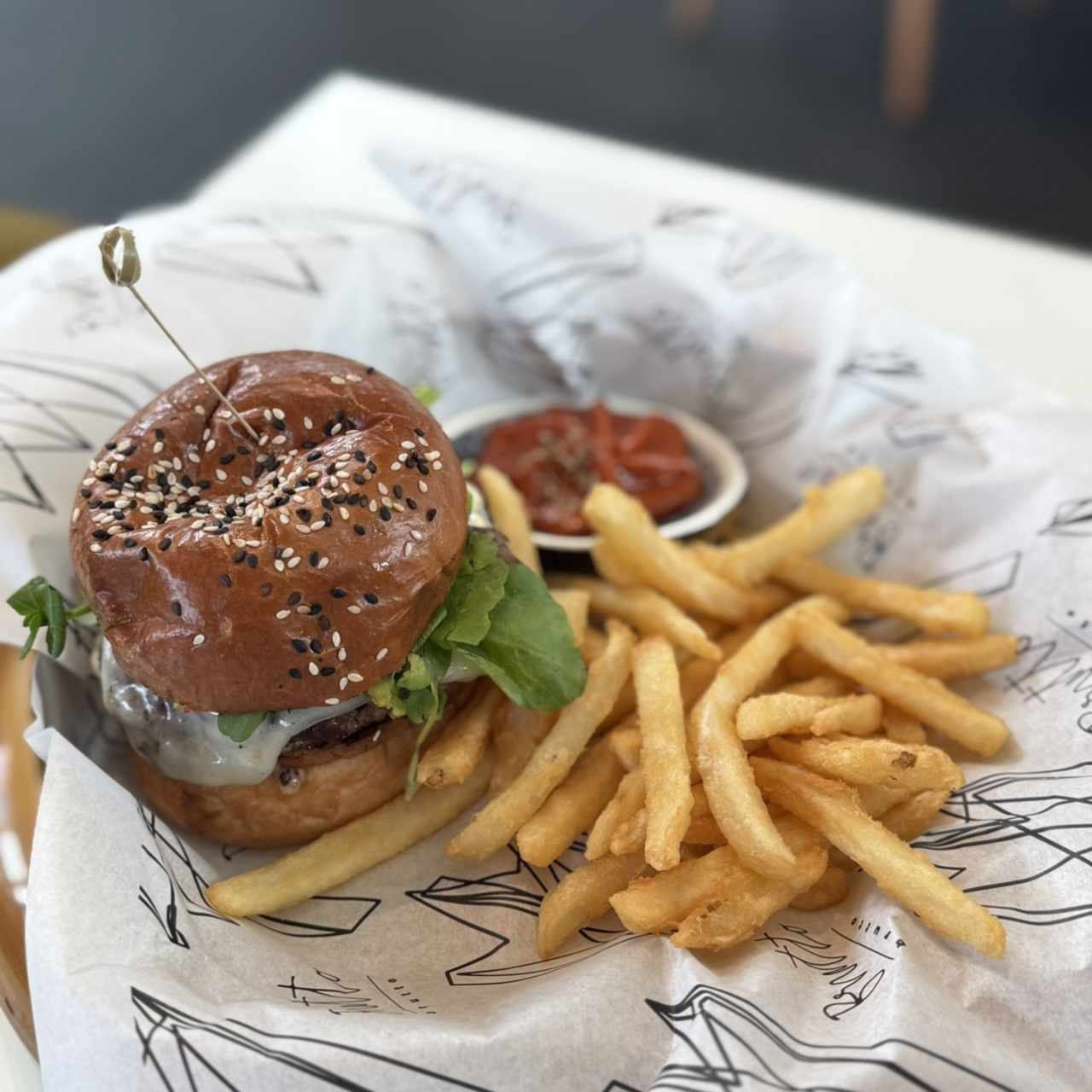 ANGUS BEEF BURGER CON Beyond Burger +$6