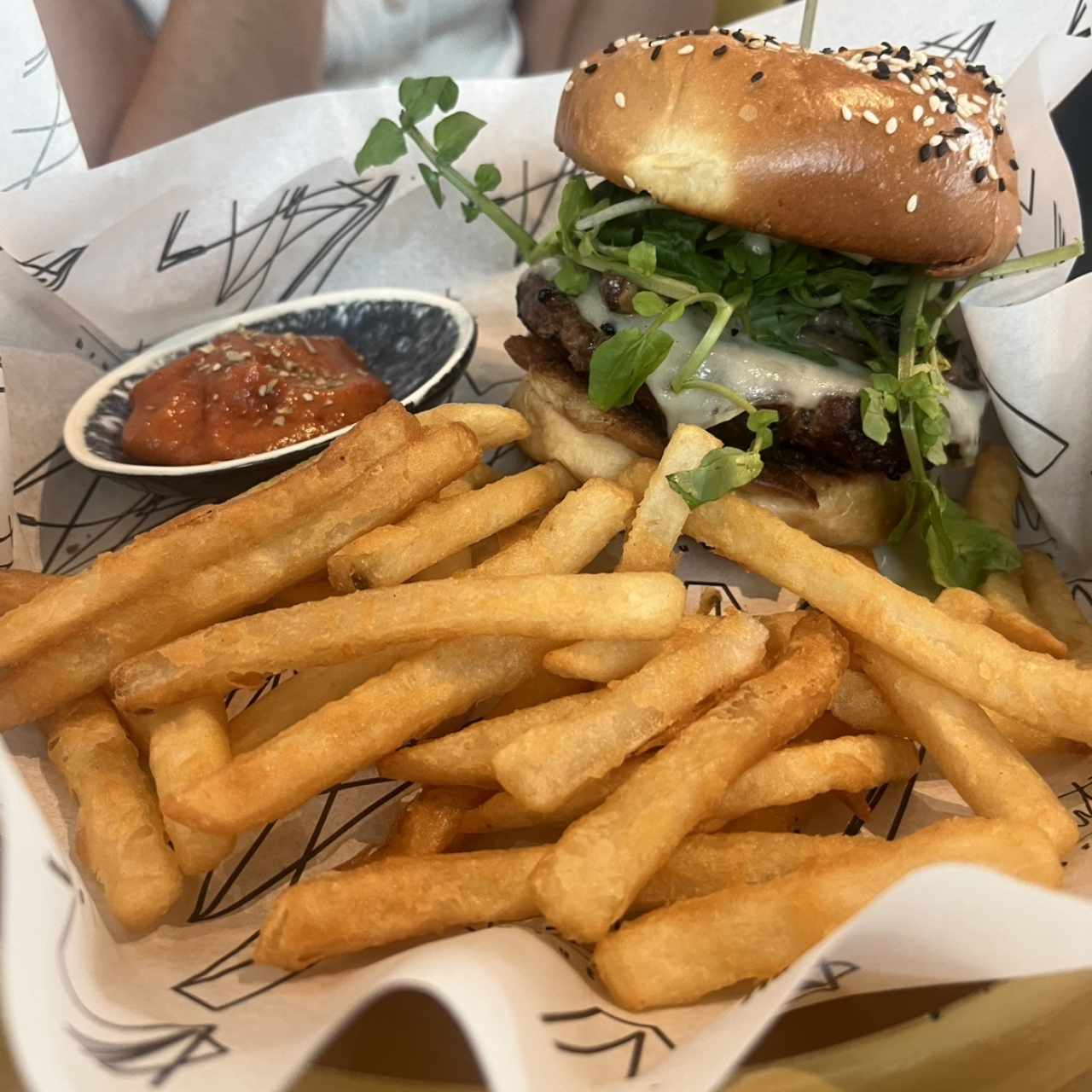 ANGUS BEEF BURGER CON Beyond Burger +$6