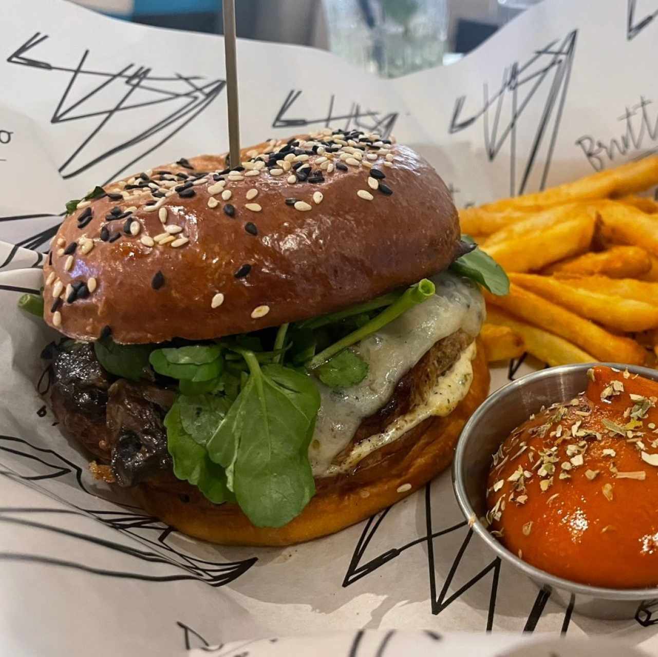 ANGUS BEEF BURGER CON Beyond Burger +$6