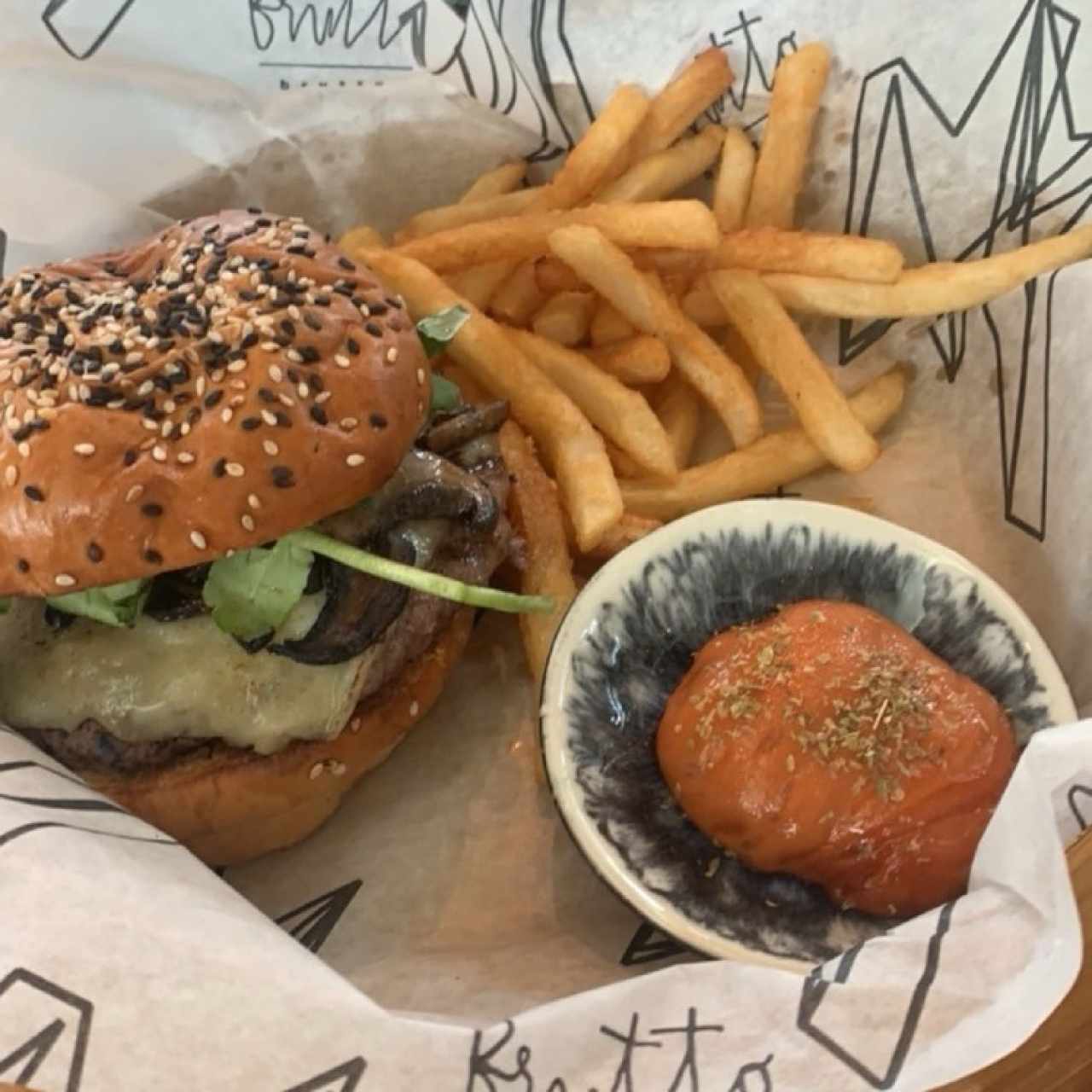 ANGUS BEEF BURGER CON Beyond Burger +$6