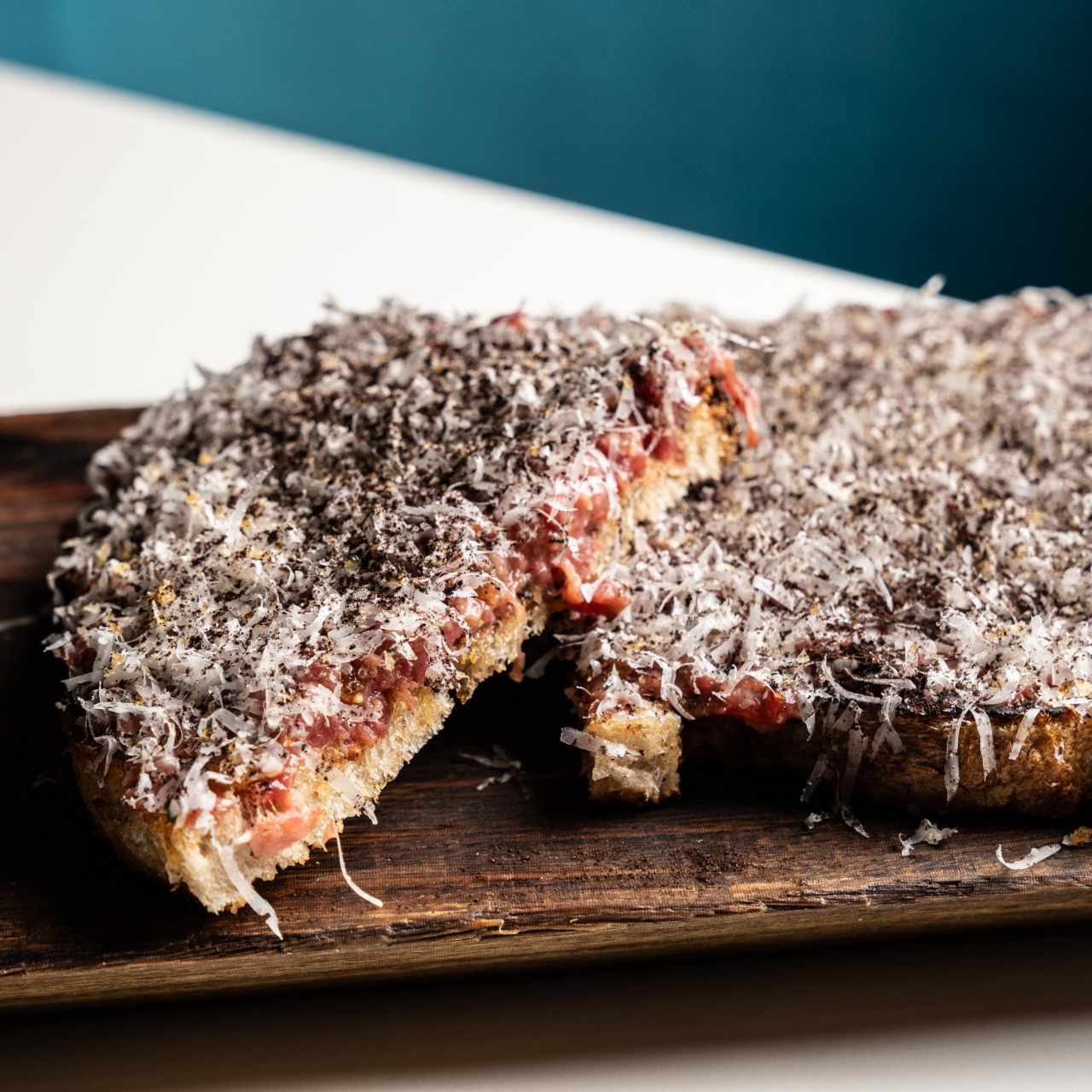 STEAK TARTAR TOAST
