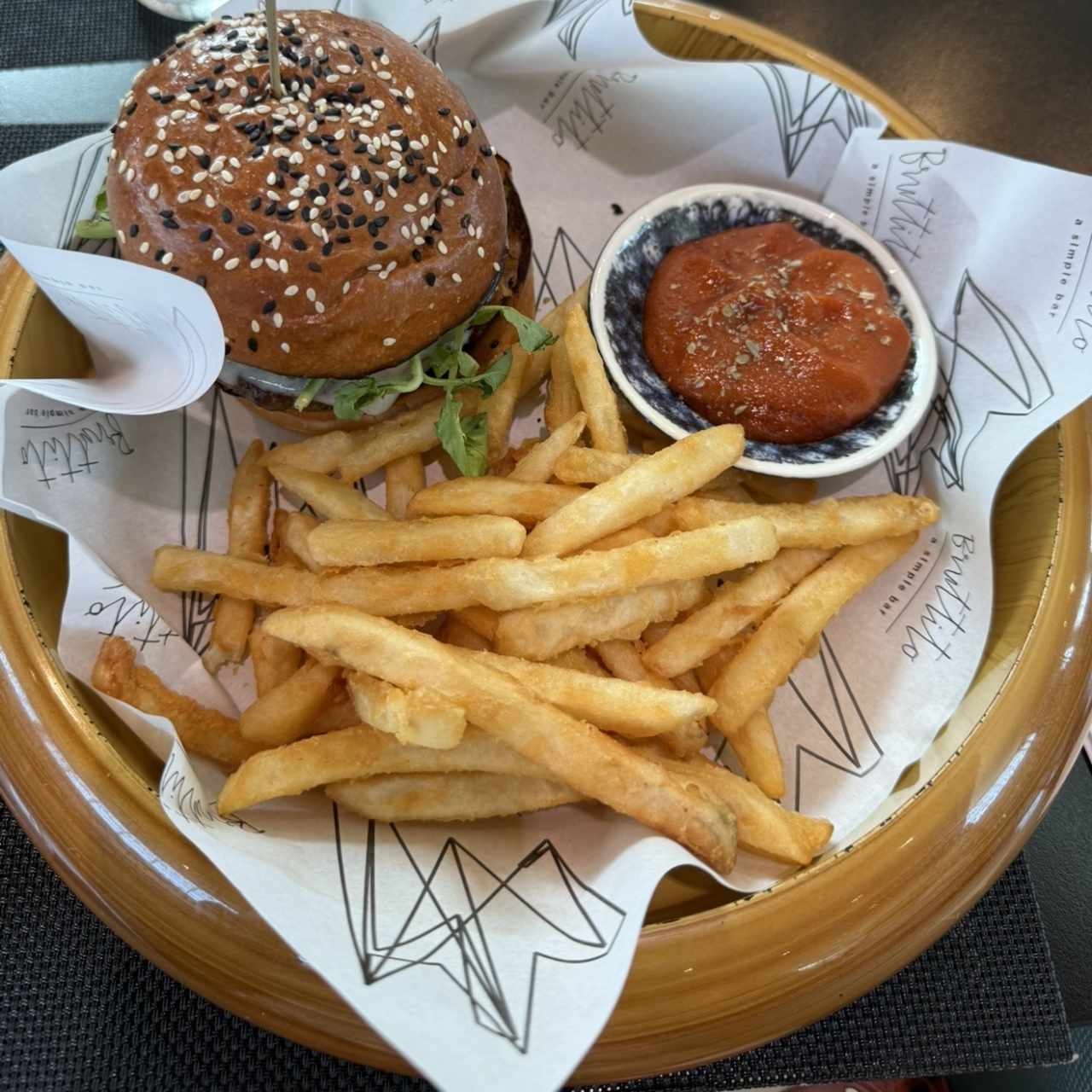 ANGUS BEEF BURGER CON Beyond Burger +$6