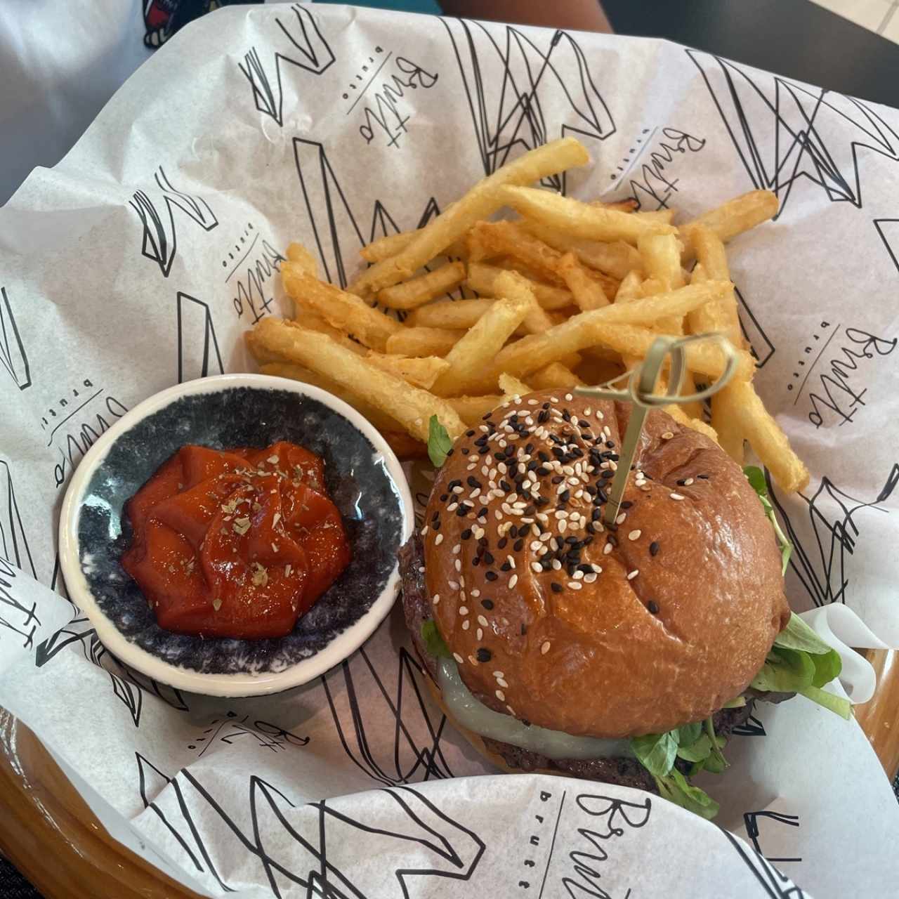 ANGUS BEEF BURGER CON Beyond Burger +$6