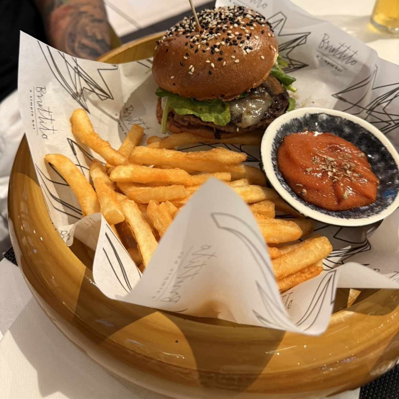 ANGUS BEEF BURGER CON Beyond Burger +$6