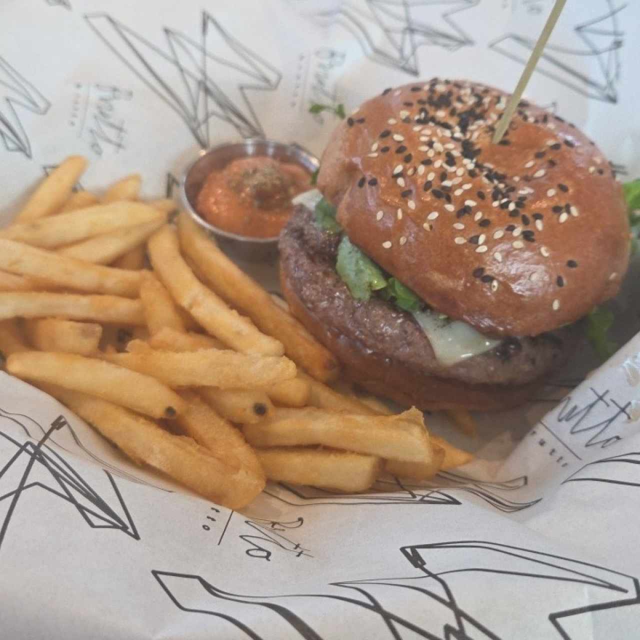 ANGUS BEEF BURGER CON Beyond Burger +$6