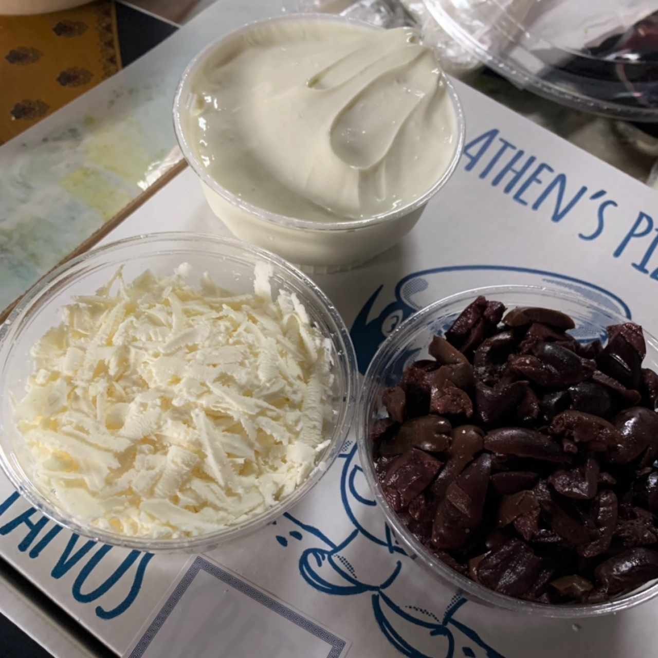 Salsa Tzatziki, Queso Feta y Aceitunas Negras